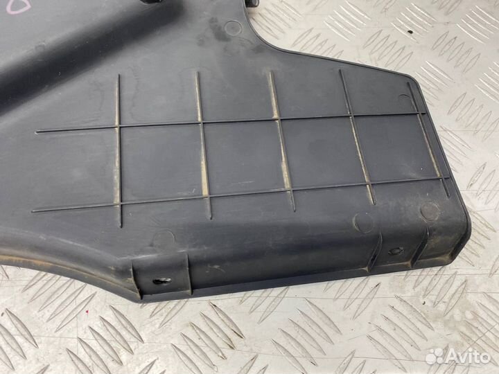 Б/У обшивка багажника (обшивка салона) задний