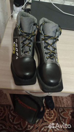 Лыжные ботинки