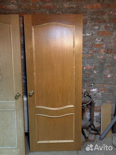 Двери межкомнатные б/у