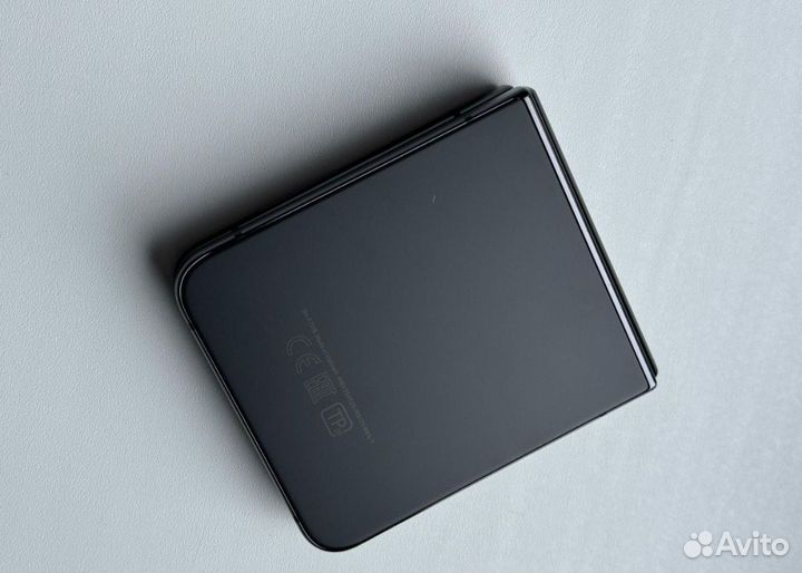 Samsung Galaxy Z Flip4, 8/256 ГБ