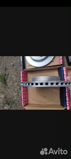 Тормозные диски на toyota Corolla e150(оригинал)