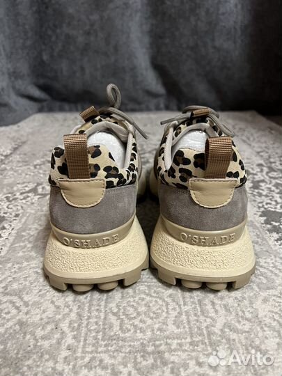 Кроссовки женские 39 размер