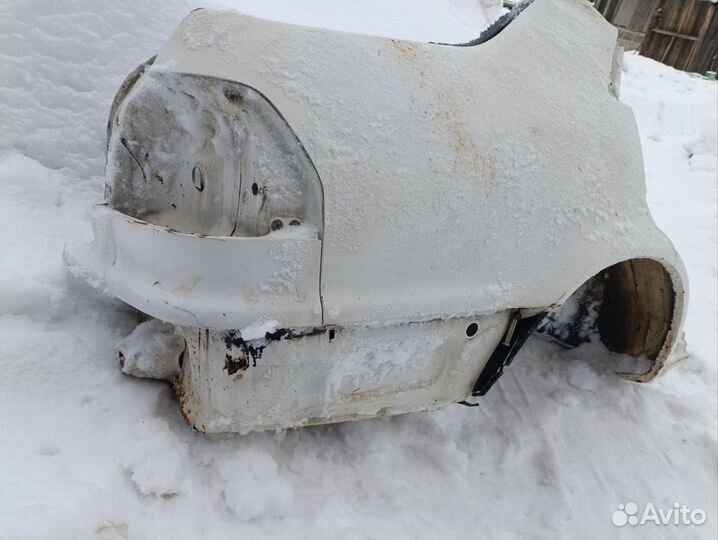 Крыло заднее правое Toyota Corolla CE 110 1996