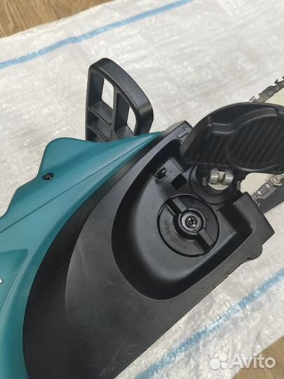 Электро пила цепная Makita UC 3520