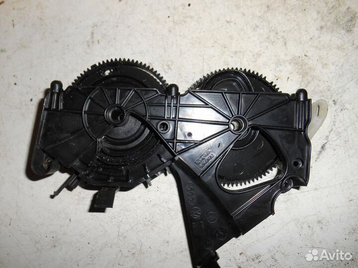 Механизм регулировки печки Volkswagen Polo sed Rus