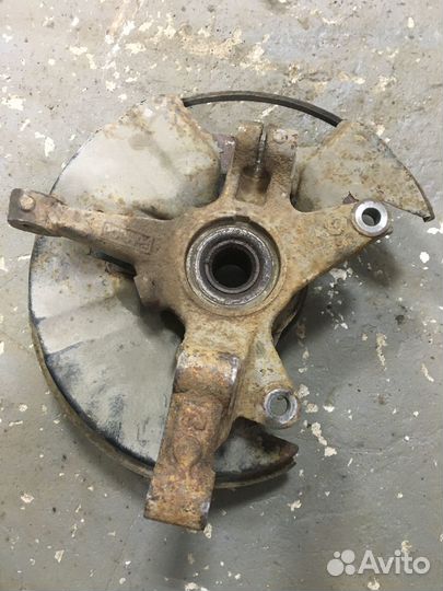 Кулак поворотный передний правый Mazda CX 7