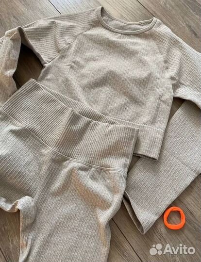 Костюм для занятий спортом