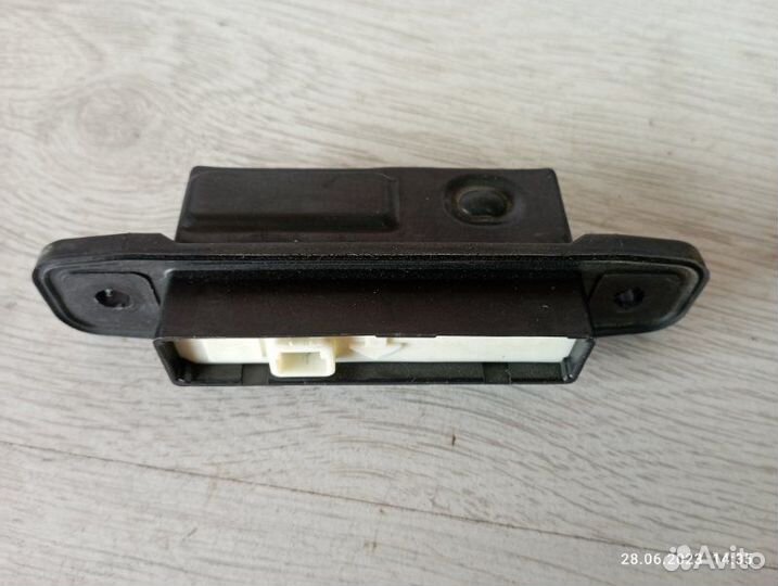 Кнопка открывания багажника Lexus Rx350 2010
