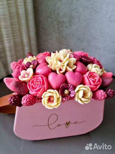 Сладкий букет из шоколада