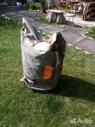 Спасательный плот