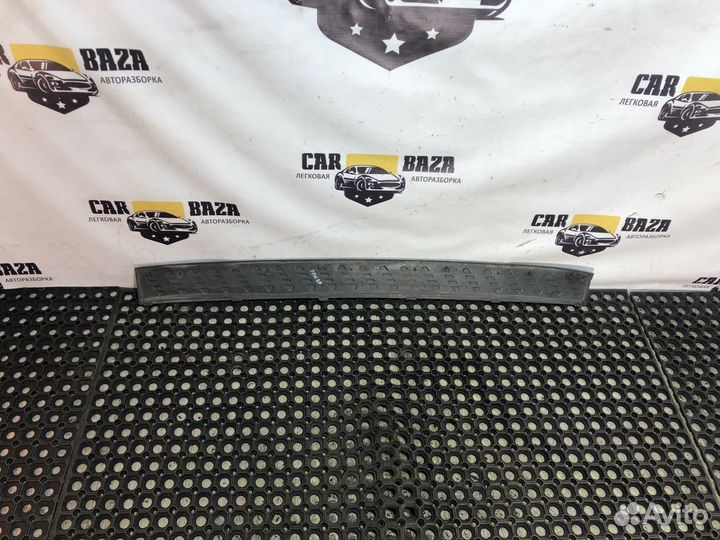 Накладка заднего бампера Mitsubishi Pajero