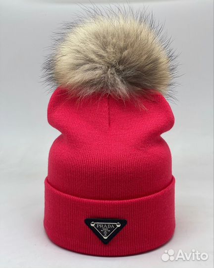 Женская зимняя шапка Prada