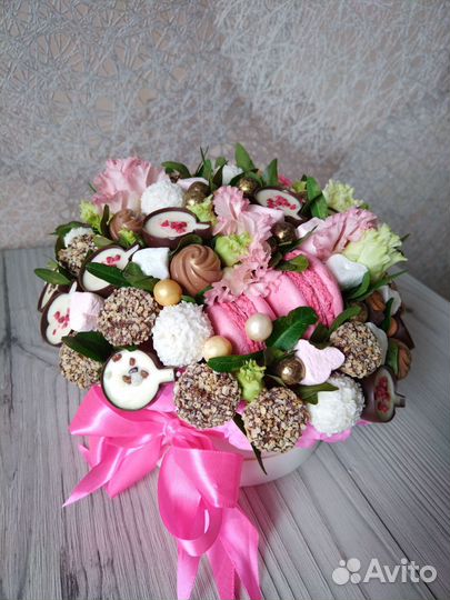 Сладкие букеты из конфет