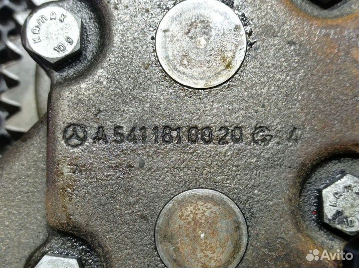 Насос масляный Mercedes-Benz Actros