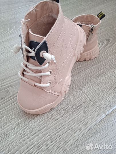 Демисезонные ботиночки на девочку 23 размера