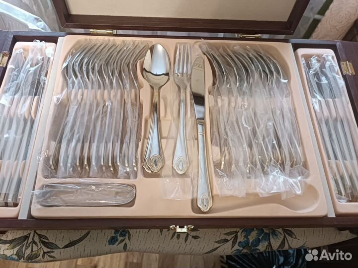 Набор столовых приборов на 12 персон