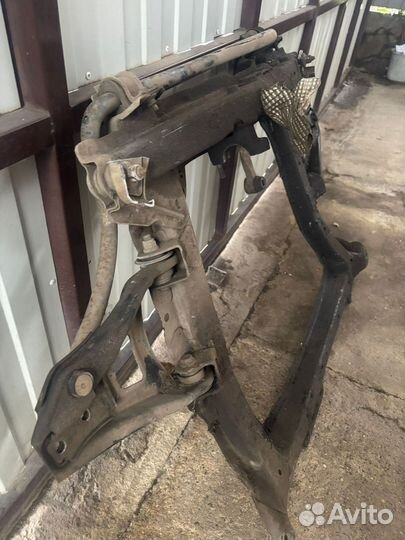 Подрамник Renault symbol