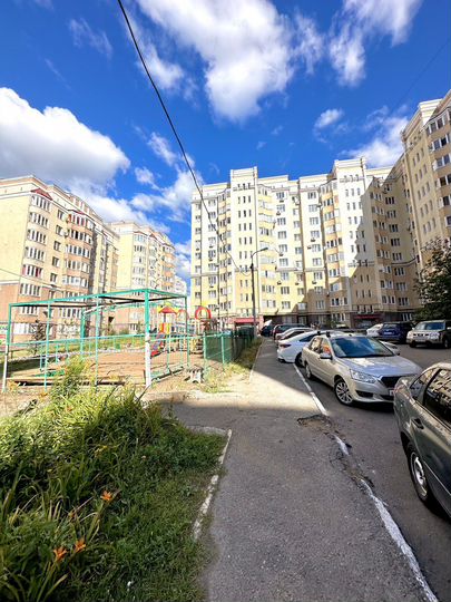 3-к. квартира, 102 м², 4/10 эт.