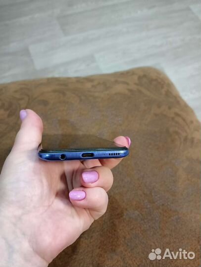 Телефон Samsung а40