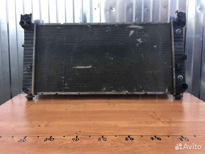 Основной радиатор охлаждения Chevrolet Tahoe 900