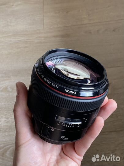Canon EF 85mm f/1.2L II usм