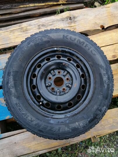 Kumho I'Zen KW22 205/70 R15 90