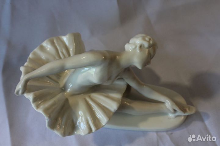 Фигурка фарфор. Балерина