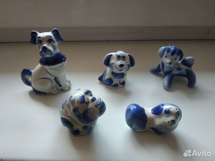 Фарфоровые статуэтки собак щенки гжель