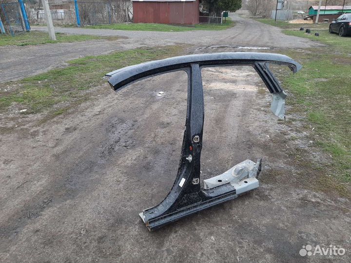 Средняя стойка Мазда 3