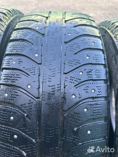 Bridgestone Ice Cruiser 7000 205/60 R16 92T