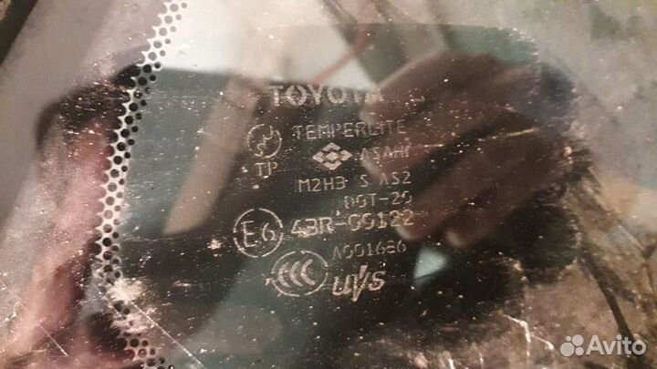 Стекло кузовное глухое для задней двери Rav 4 (II)