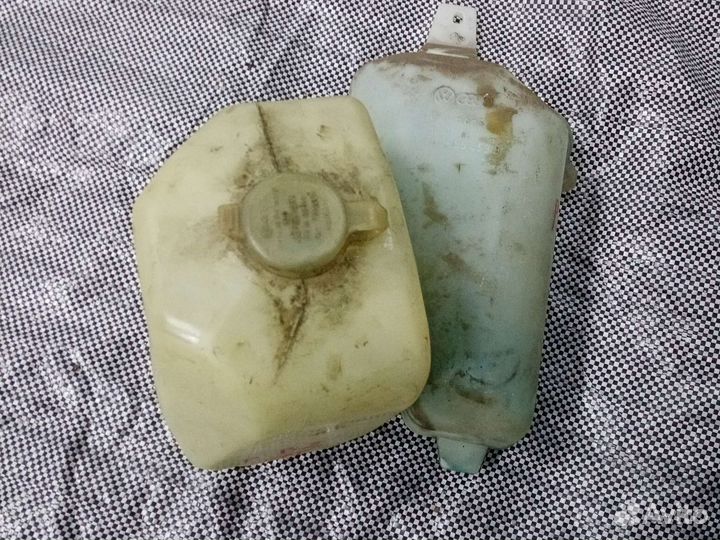 Бачок омывателя Фольксваген Пассат Б2