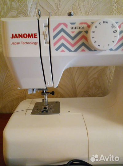 Швейная машина Janome XE 300