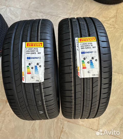 Pirelli P Zero PZ4 255/35 R21