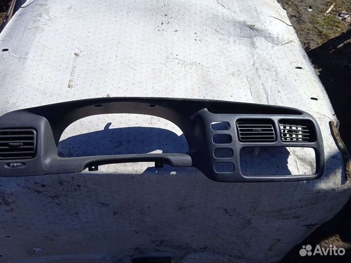 Накладкана панель приборов suzuki grand vitara