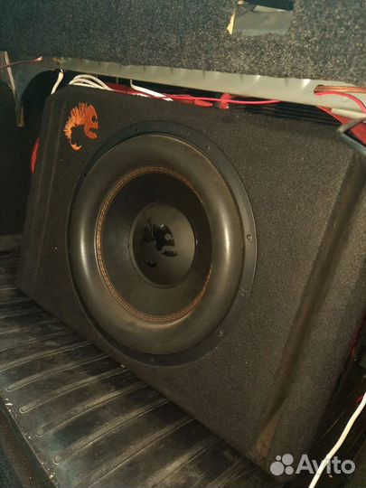 Активный сабвуфер