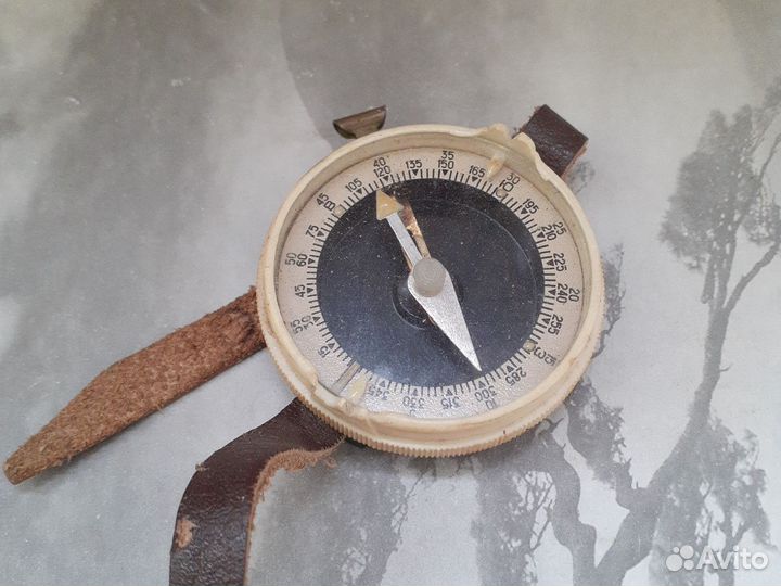 Наручный компас СССР