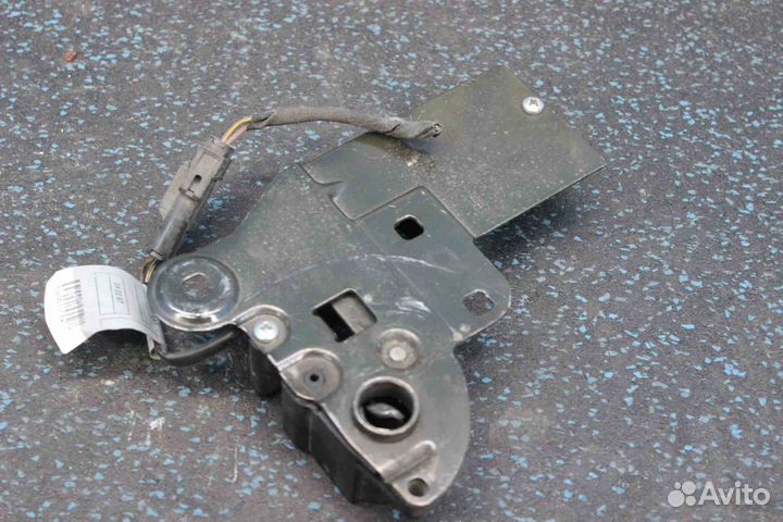 Замок стекла двери багажника BMW 5-Series (бмв 525