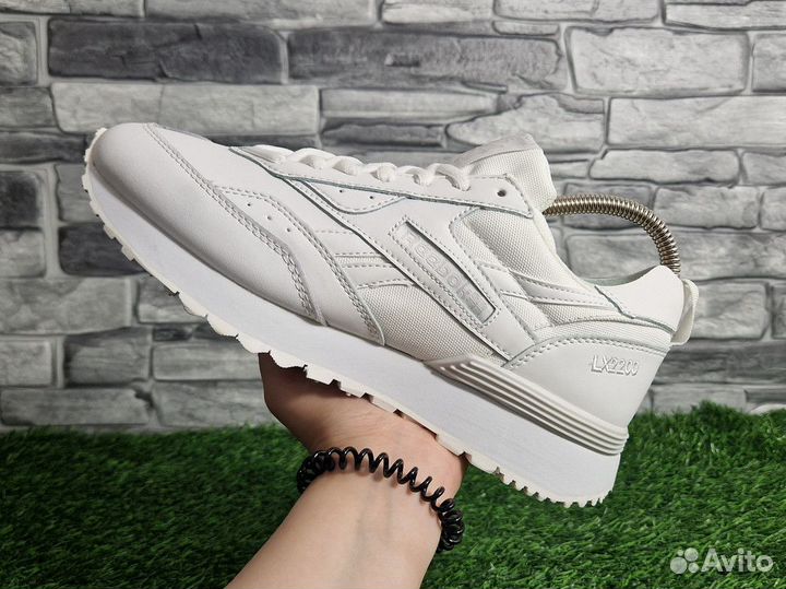 Кроссовки Reebok classic LX2200