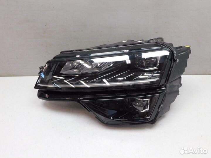 Фара левая Skoda Karoq