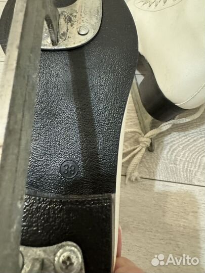 Коньки фигурные 38 размер