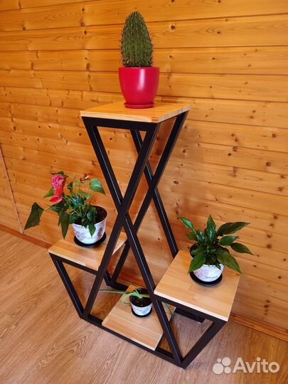 Подставка для цветов в стиле лофт