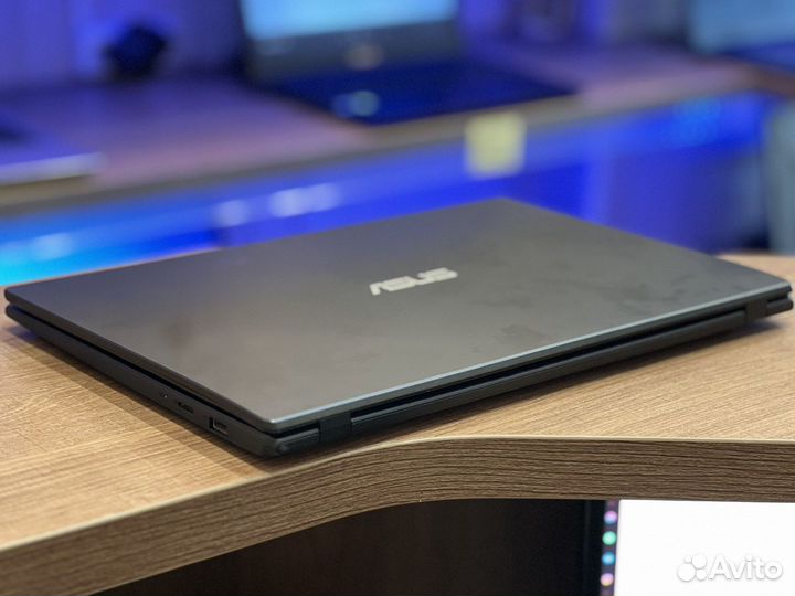 Свежий Ноутбук Asus с SSD