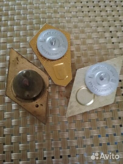 Значки учебных учреждений СССР