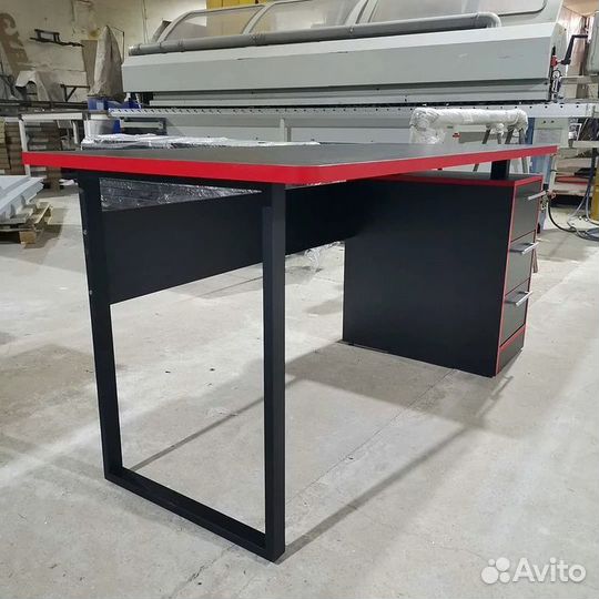 Игровой компьютерный стол