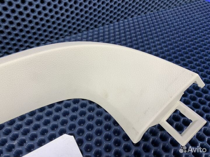 Обшивка двери багажника правая задняя Caliber PM