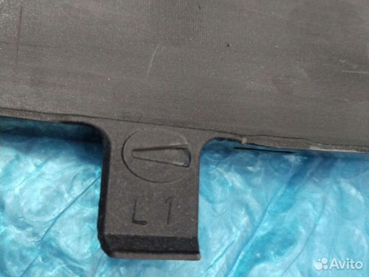 Заглушка заднего бампера Лексус LX 570, LX 450d L