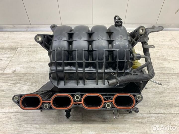 Впускной коллектор Toyota Avensis универсал