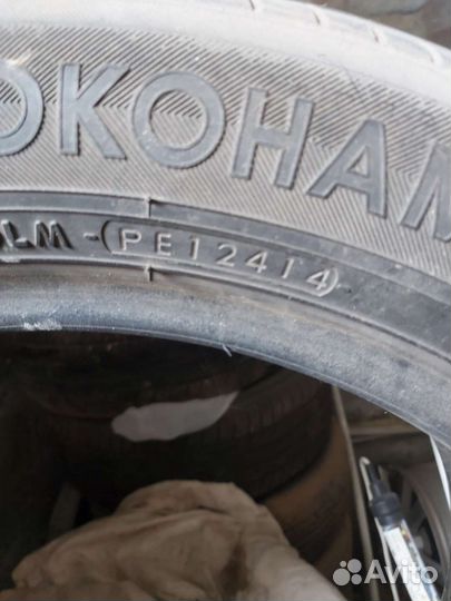 Yokohama Advan dB V551 215/55 R17