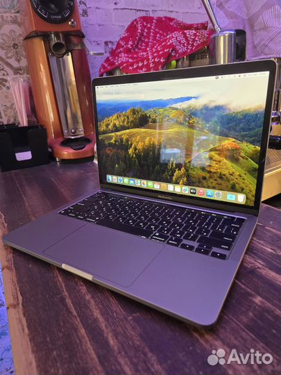 Macbook Pro 2022 M2 8/512